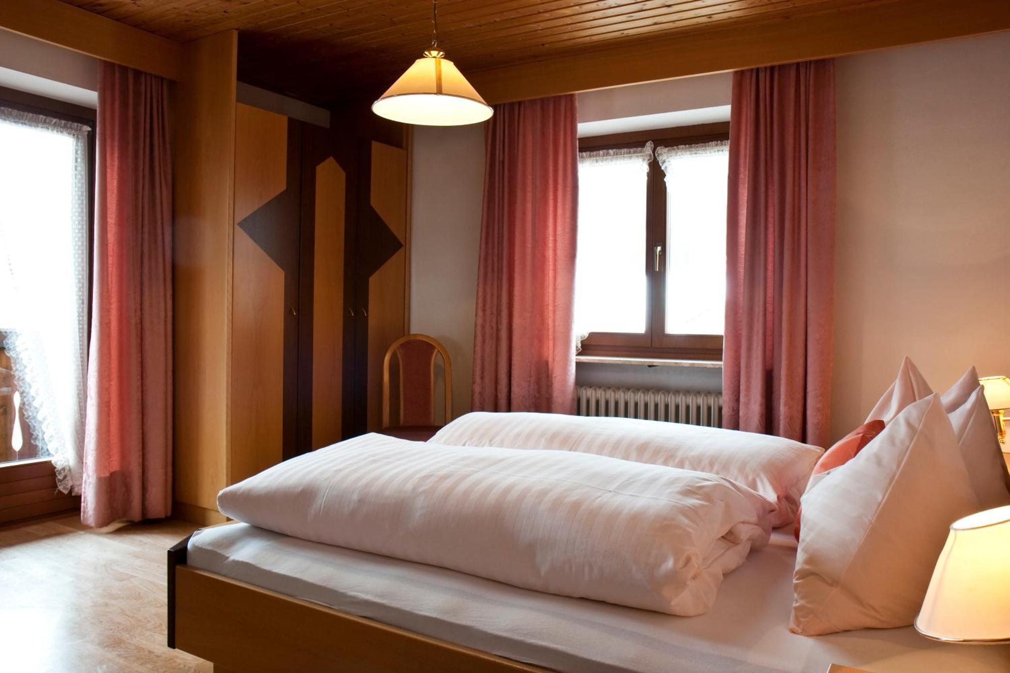 Bed and Breakfast Garni Renzler Oberrasen Exterior foto