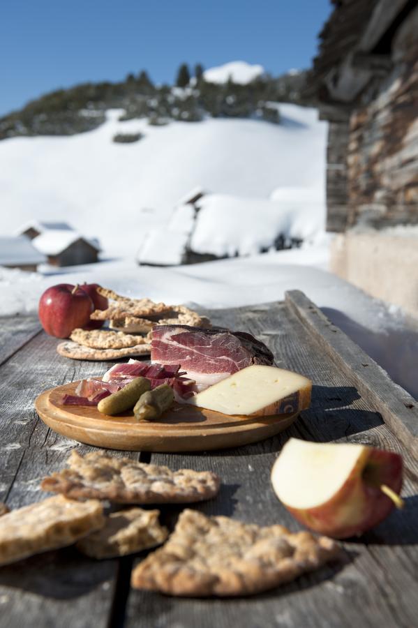 Bed and Breakfast Garni Renzler Oberrasen Exterior foto